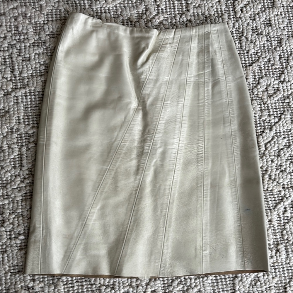 Elegant leather Cream pencil Skirt